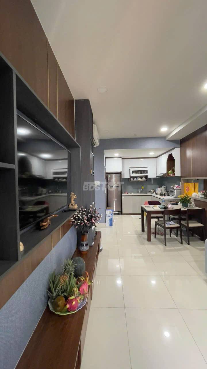 Phòng khách của căn hộ chung cư 3 phòng ngủ, 84m2, nội thất đầy đủ cho thuê tại Richstar Residence