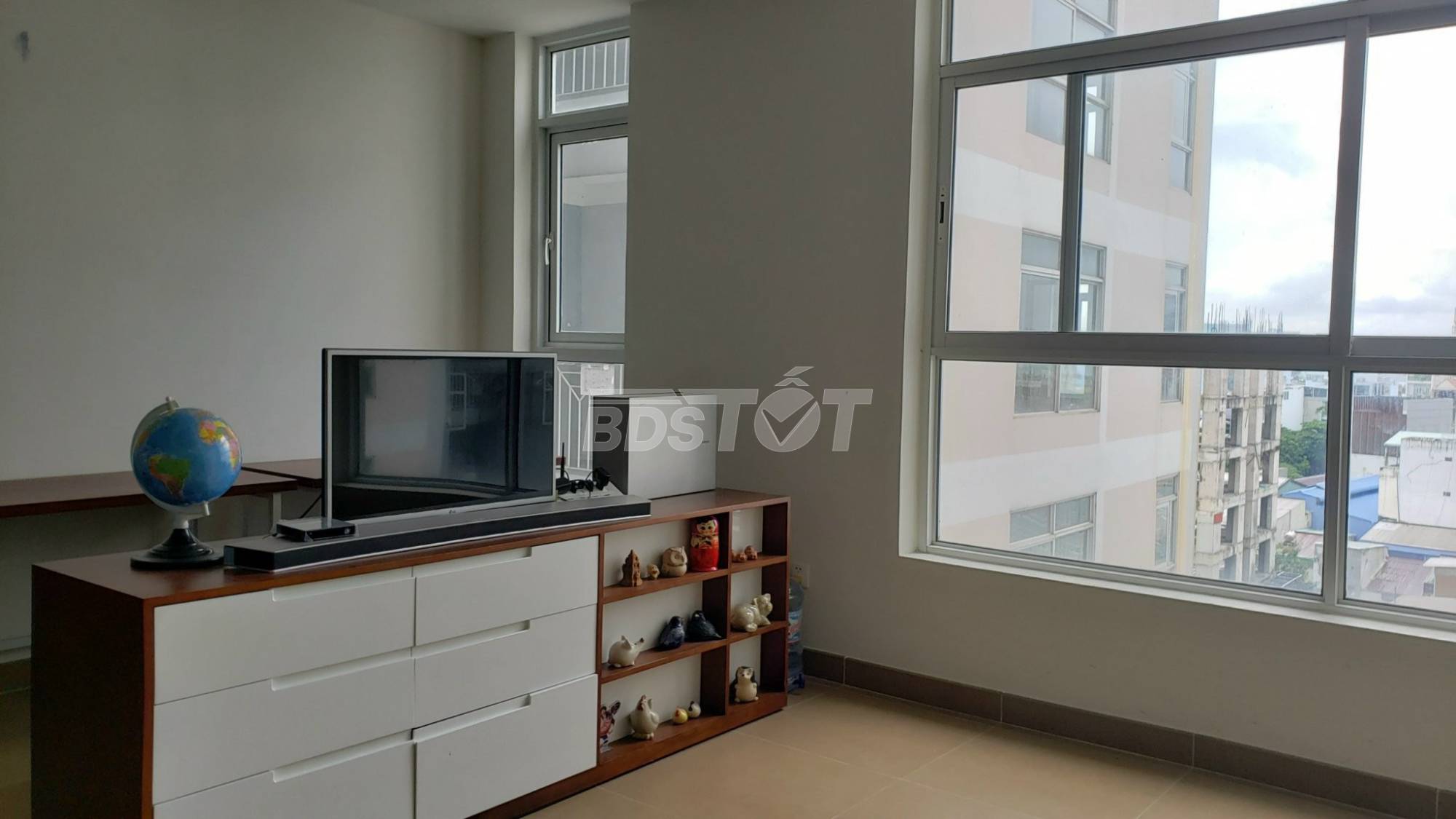 Bán căn hộ 2 phòng ngủ 82m tại Chung cư Valeo Đầm Sen - View nội khu
