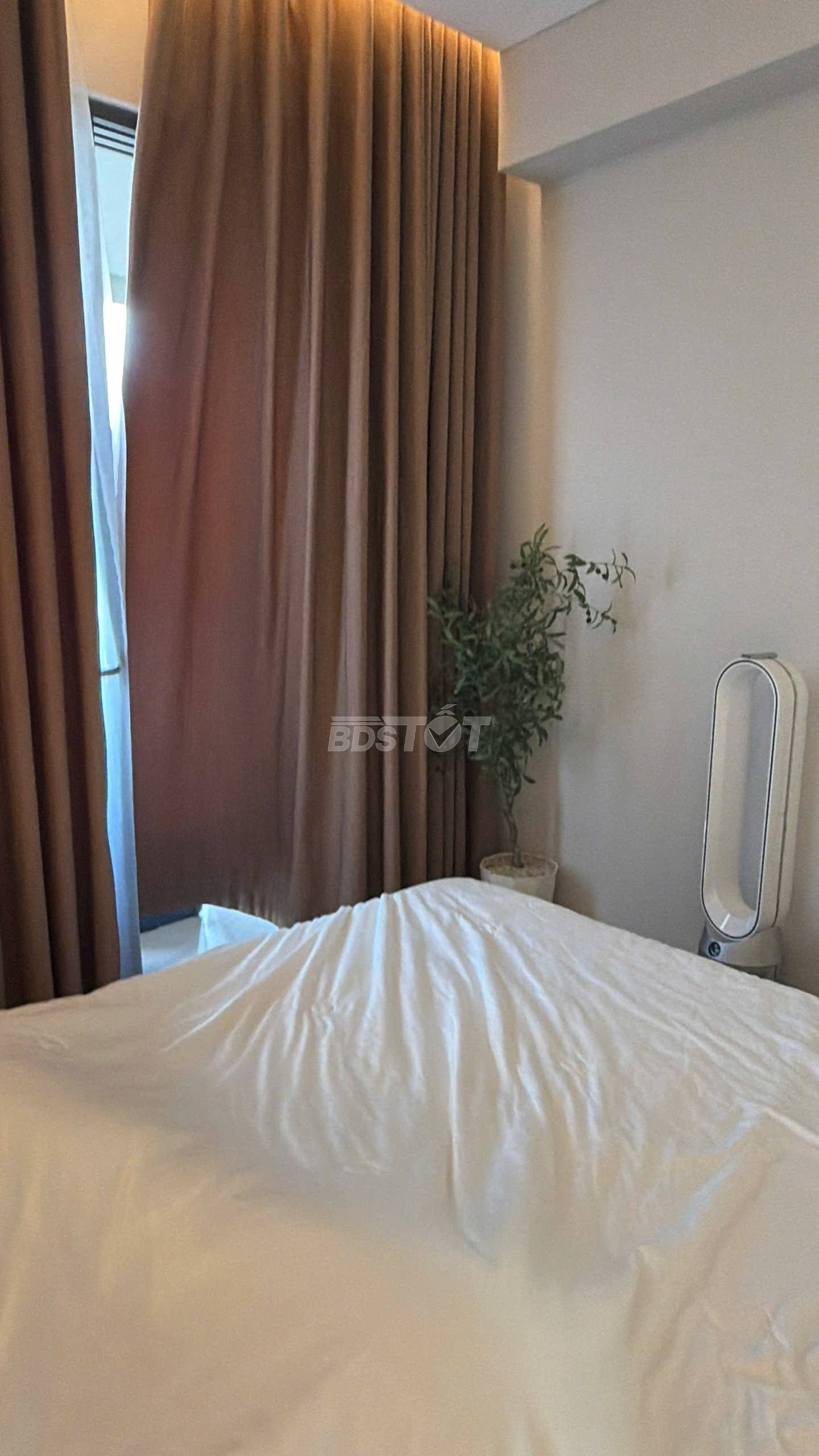 Phòng ngủ của căn hộ chung cư 2 phòng ngủ, 85m2, nội thất đầy đủ bán tại Celadon City