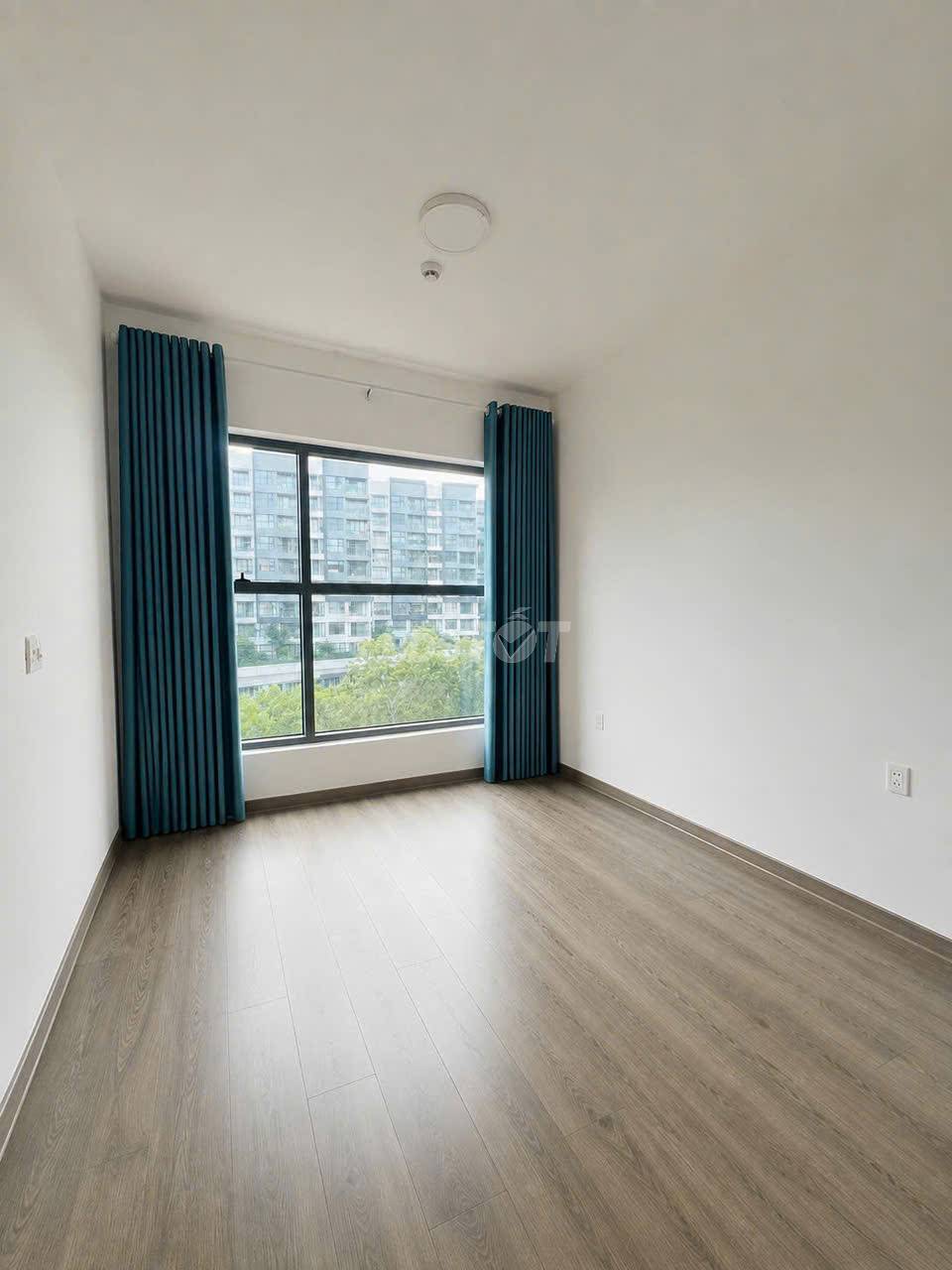 Phòng ngủ của căn hộ chung cư 3 phòng ngủ, 108m2, nội thất cơ bản cho thuê tại Celadon City
