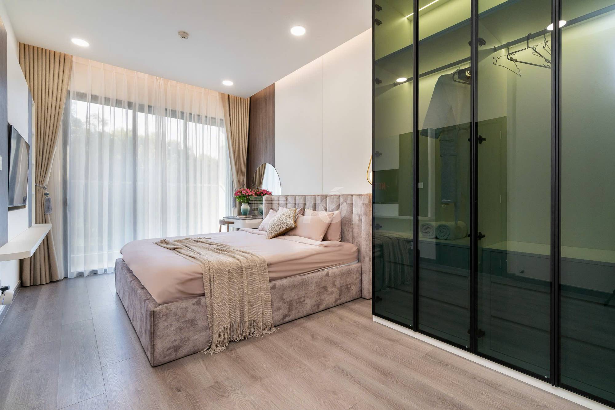 Phòng ngủ của căn hộ chung cư 3 phòng ngủ, 121m2, nội thất đầy đủ cho thuê tại Celadon City