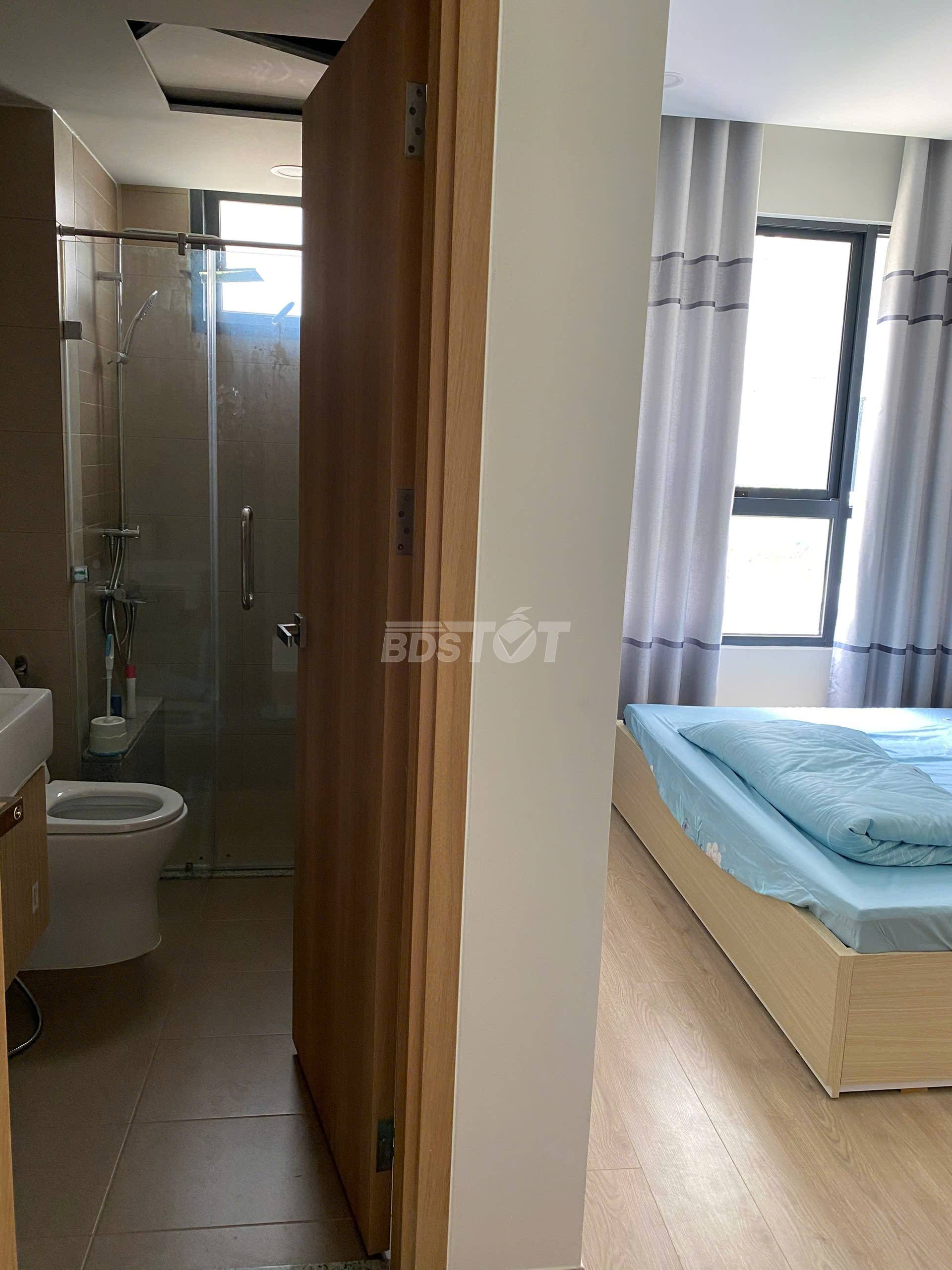 Phòng ngủ master của căn hộ chung cư 2 phòng ngủ, 71m2, nội thất đầy đủ cho thuê tại Celadon City