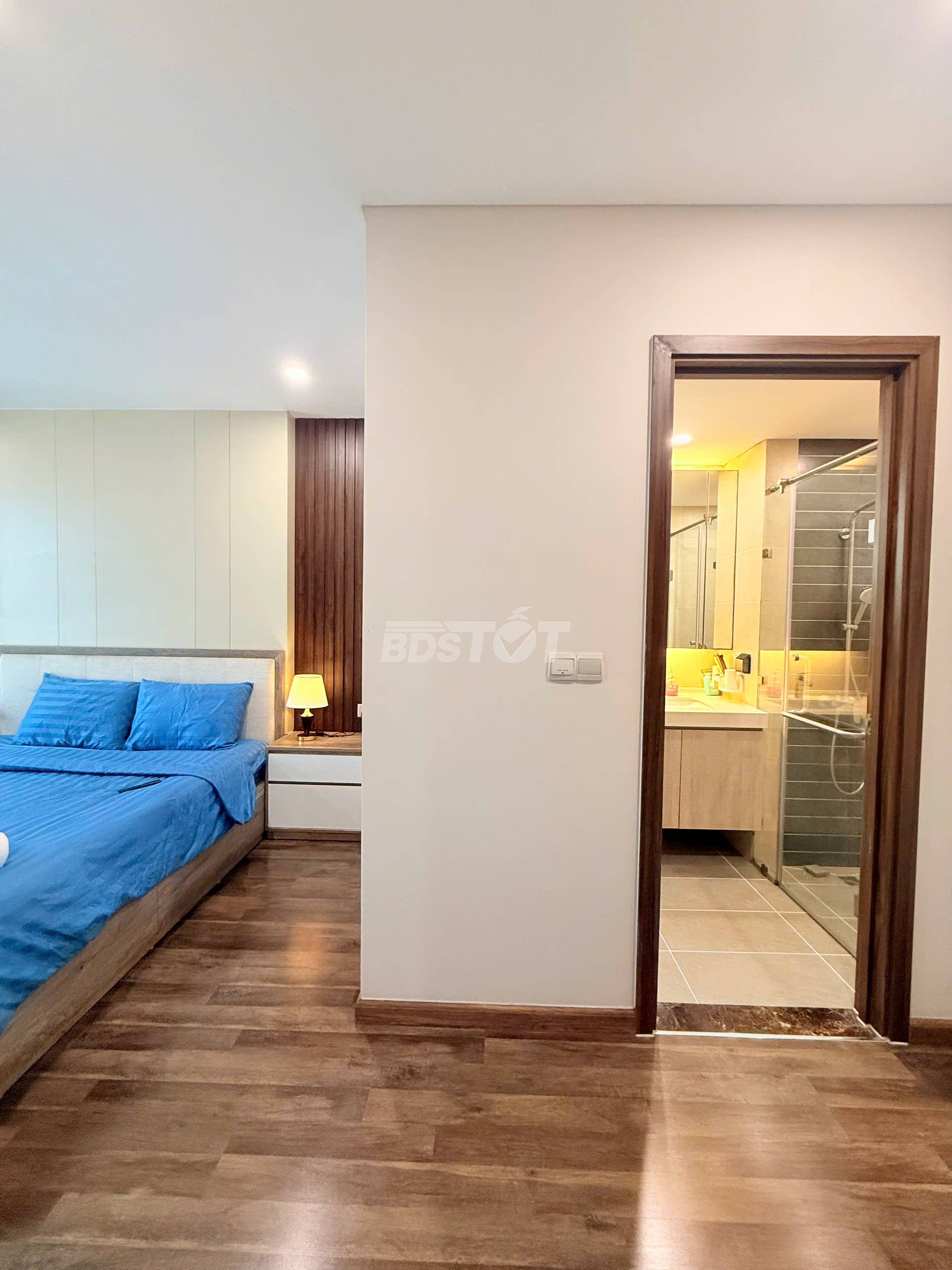 Phòng ngủ master của căn hộ chung cư 2 phòng ngủ, 86m2, nội thất đầy đủ cho thuê tại Hà Đô Centrosa Garden