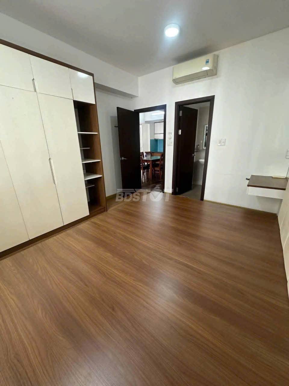 Phòng ngủ master của căn hộ chung cư 3 phòng ngủ, 75m2, nội thất đầy đủ cho thuê tại Celadon City