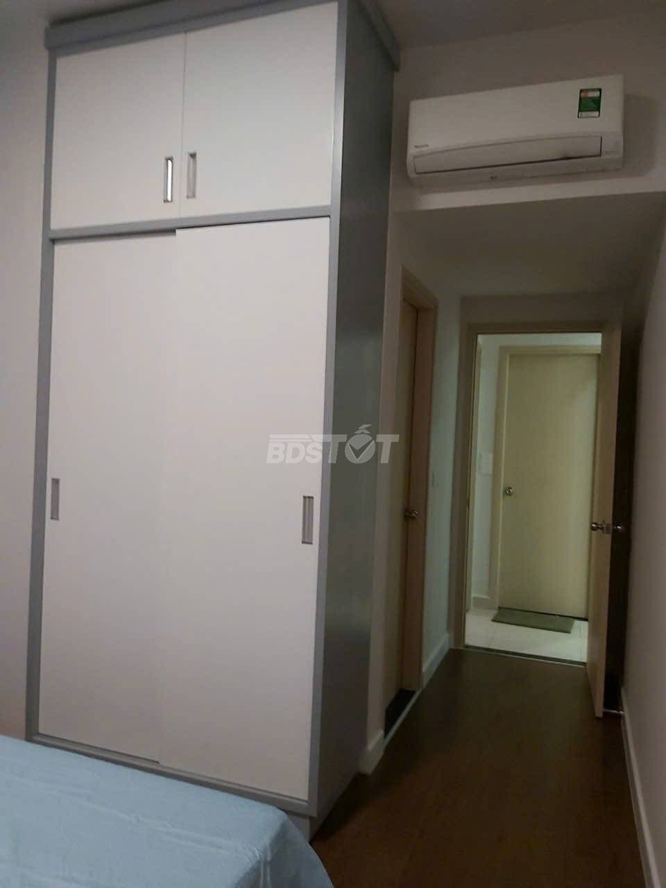 Phòng ngủ master có wc riêng của căn hộ chung cư 2 phòng ngủ 65m2 nội thất đầy đủ bán tại Richstar 1, Richstar Residence