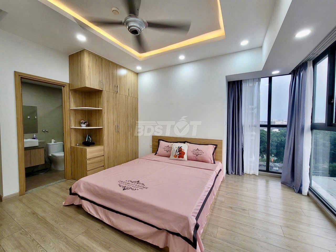 Phòng ngủ master của căn hộ chung cư 3 phòng ngủ, 104m2, nội thất đầy đủ cho thuê tại Celadon City
