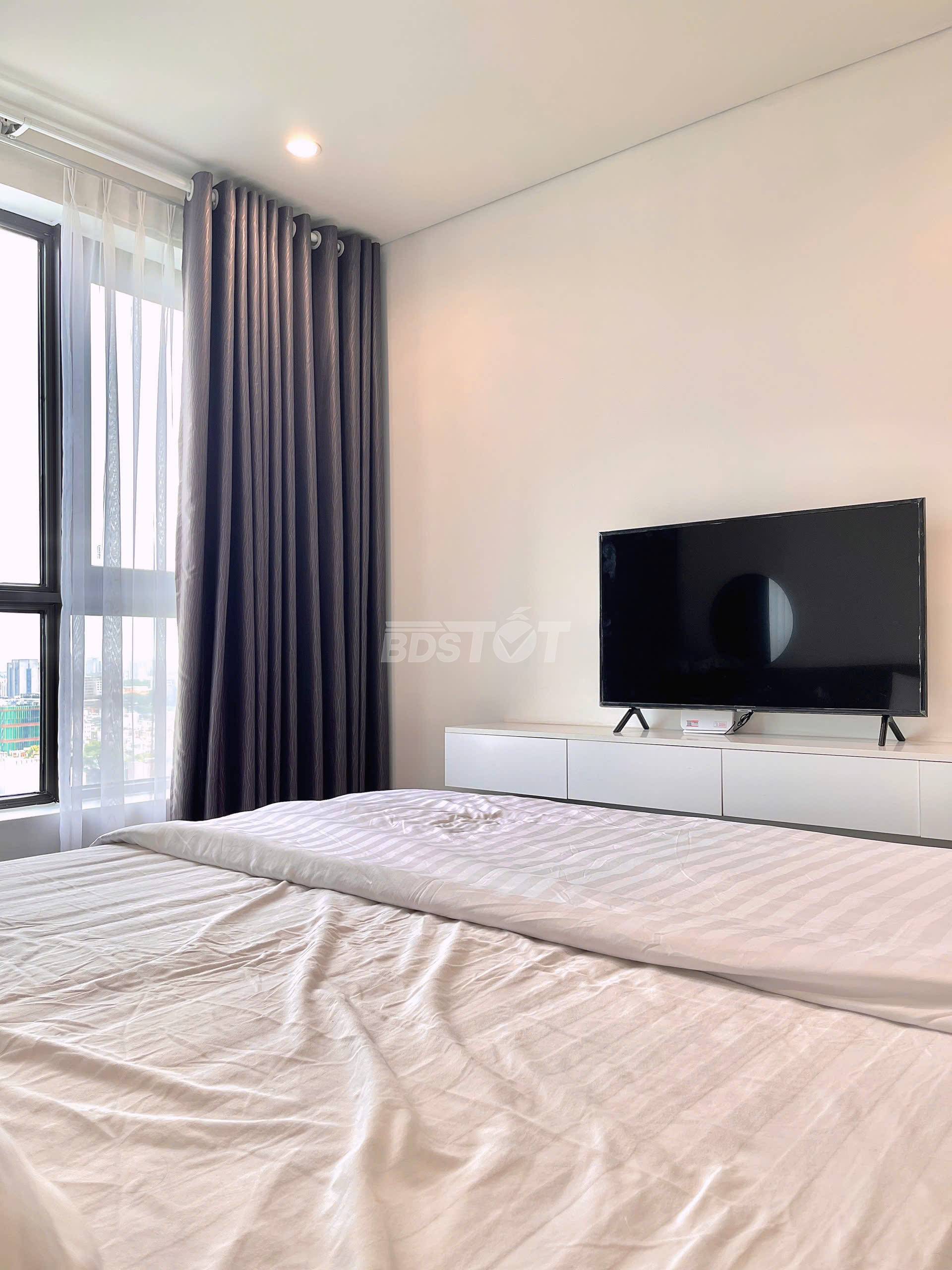 Phòng ngủ master của căn hộ chung cư 3 phòng ngủ, 84m2, bán tại Richstar Residence