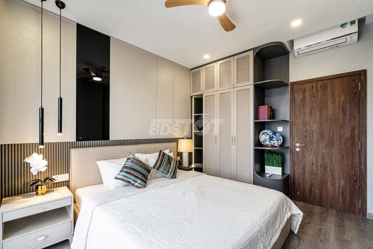 Phòng ngủ master của căn hộ chung cư 2 phòng ngủ, 53m2, nội thất đầy đủ cho thuê tại Richstar Residence