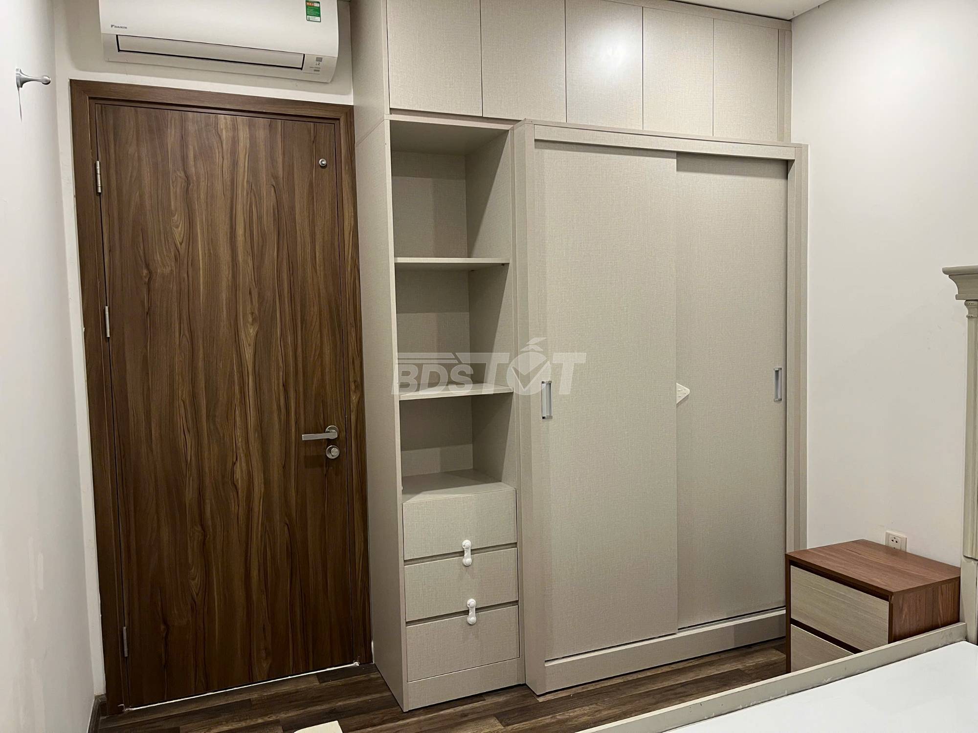 Phòng ngủ master của căn hộ chung cư 2 phòng ngủ, 86m2, nội thất đầy đủ cho thuê tại Hà Đô Centrosa Garden