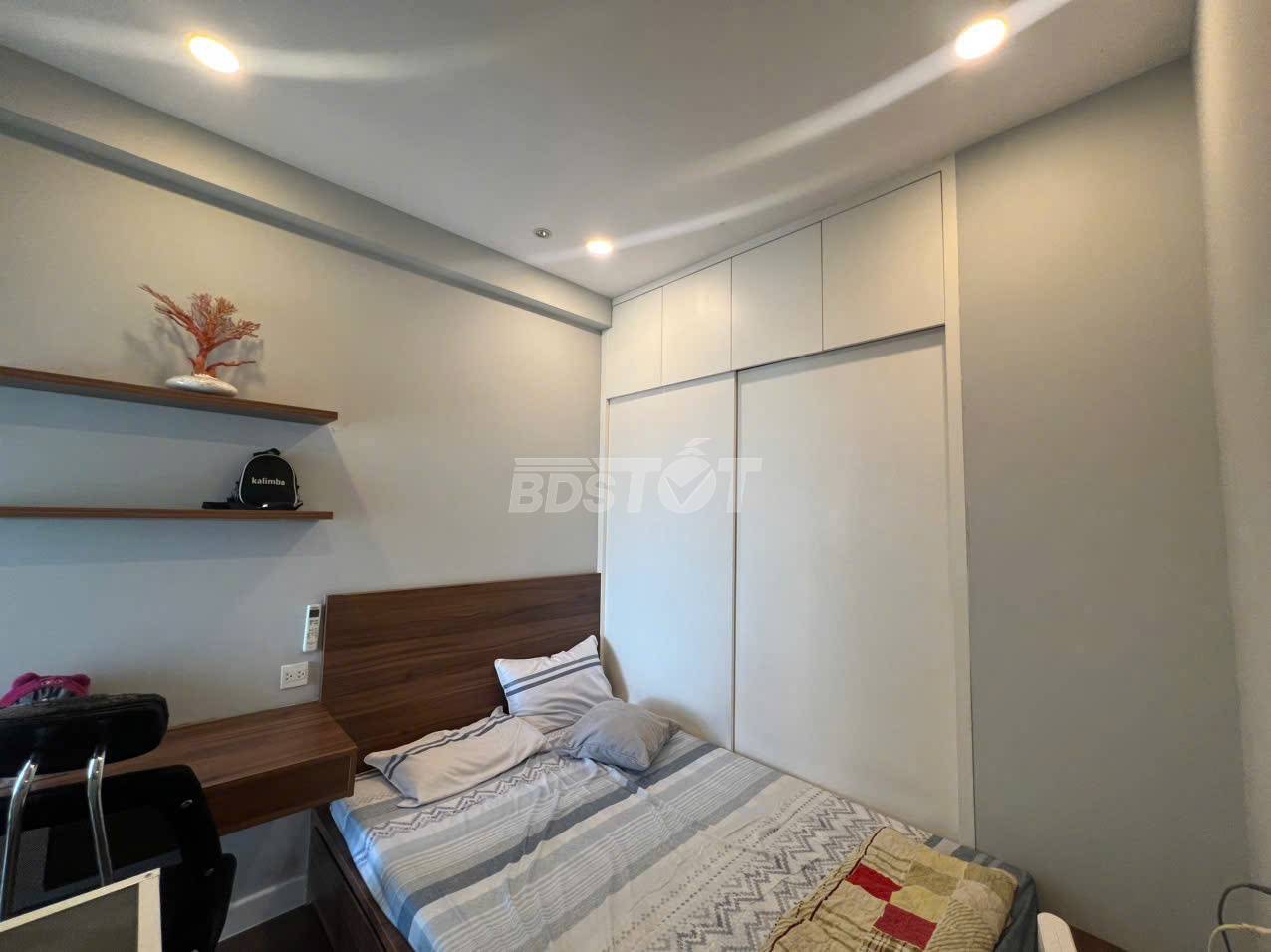 Phòng ngủ master của căn hộ chung cư tại Ruby Precinct, Celadon City