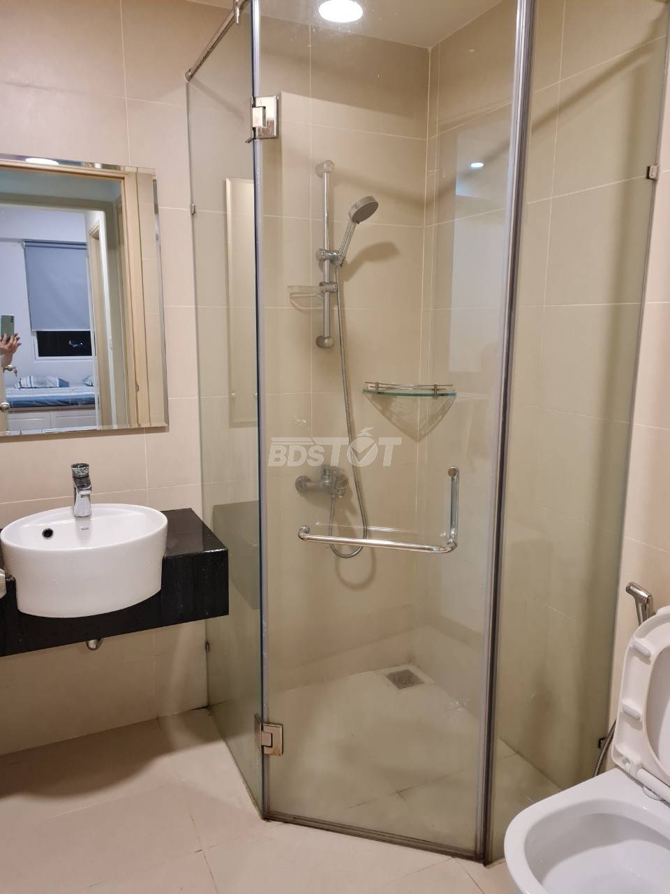 Toilet chung của căn hộ chung cư 2 phòng ngủ, 63m2, bán tại Richstar Residence
