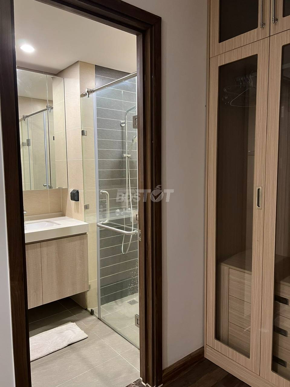Toilet của căn hộ chung cư tại Chung cư cao tầng, Hà Đô Centrosa Garden