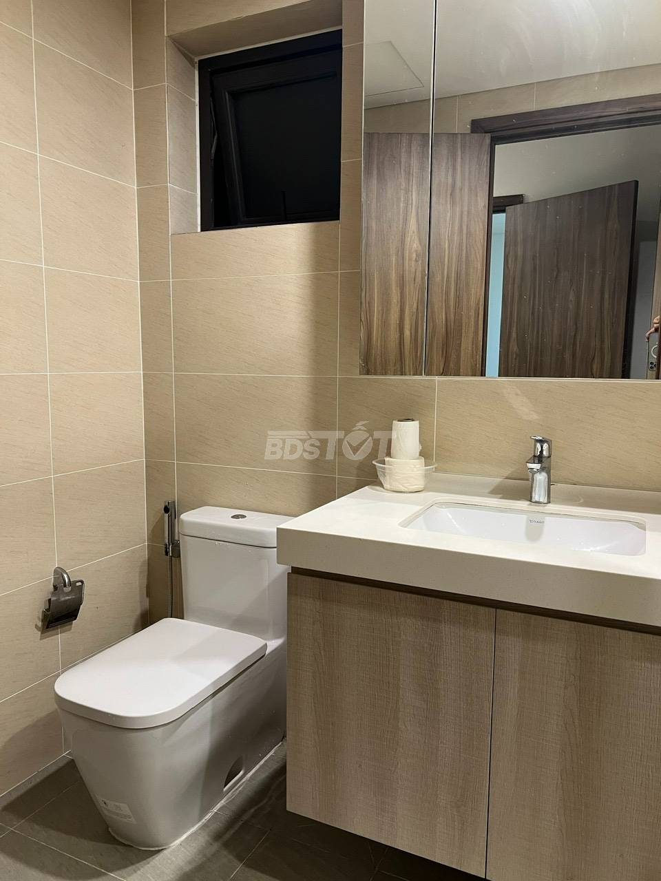 Toilet của căn hộ chung cư tại Chung cư cao tầng, Hà Đô Centrosa Garden