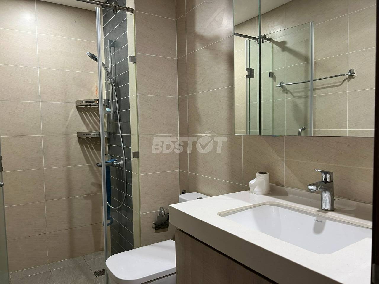 Toilet của căn hộ chung cư tại Chung cư cao tầng, Hà Đô Centrosa Garden