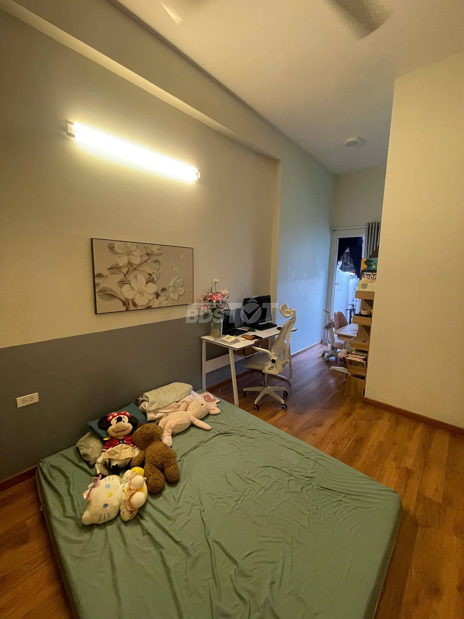 Toilet phòng ngủ master của căn hộ chung cư 2 phòng ngủ, 65m2, nội thất đầy đủ bán tại Carillon 7