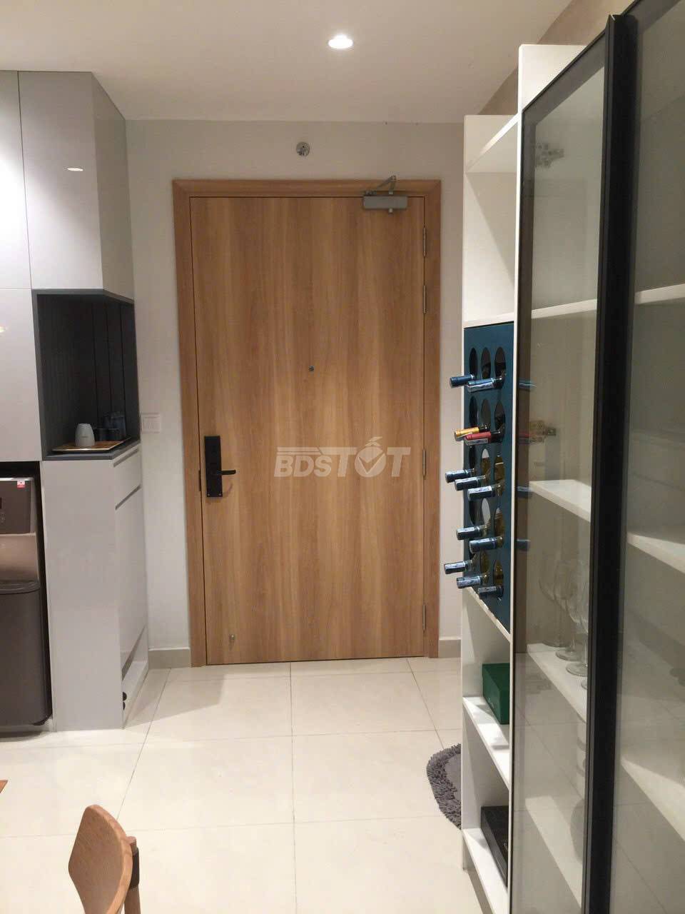 Tủ giày của căn hộ chung cư bán tại Celadon City