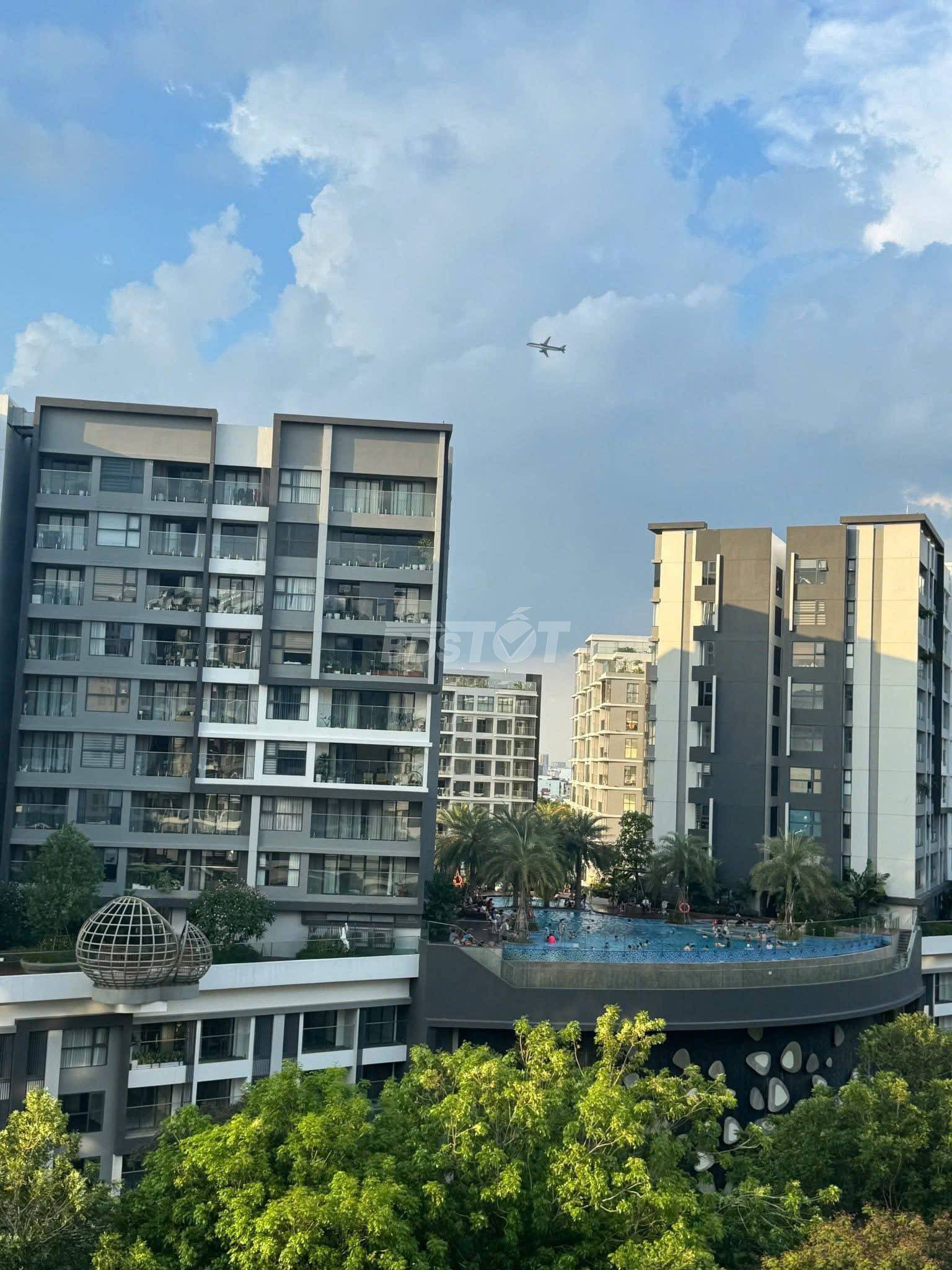 View đại lộ từ căn hộ chung cư 2 phòng ngủ, 85m2, nội thất đầy đủ cho thuê tại Diamond Alnata, Celadon City