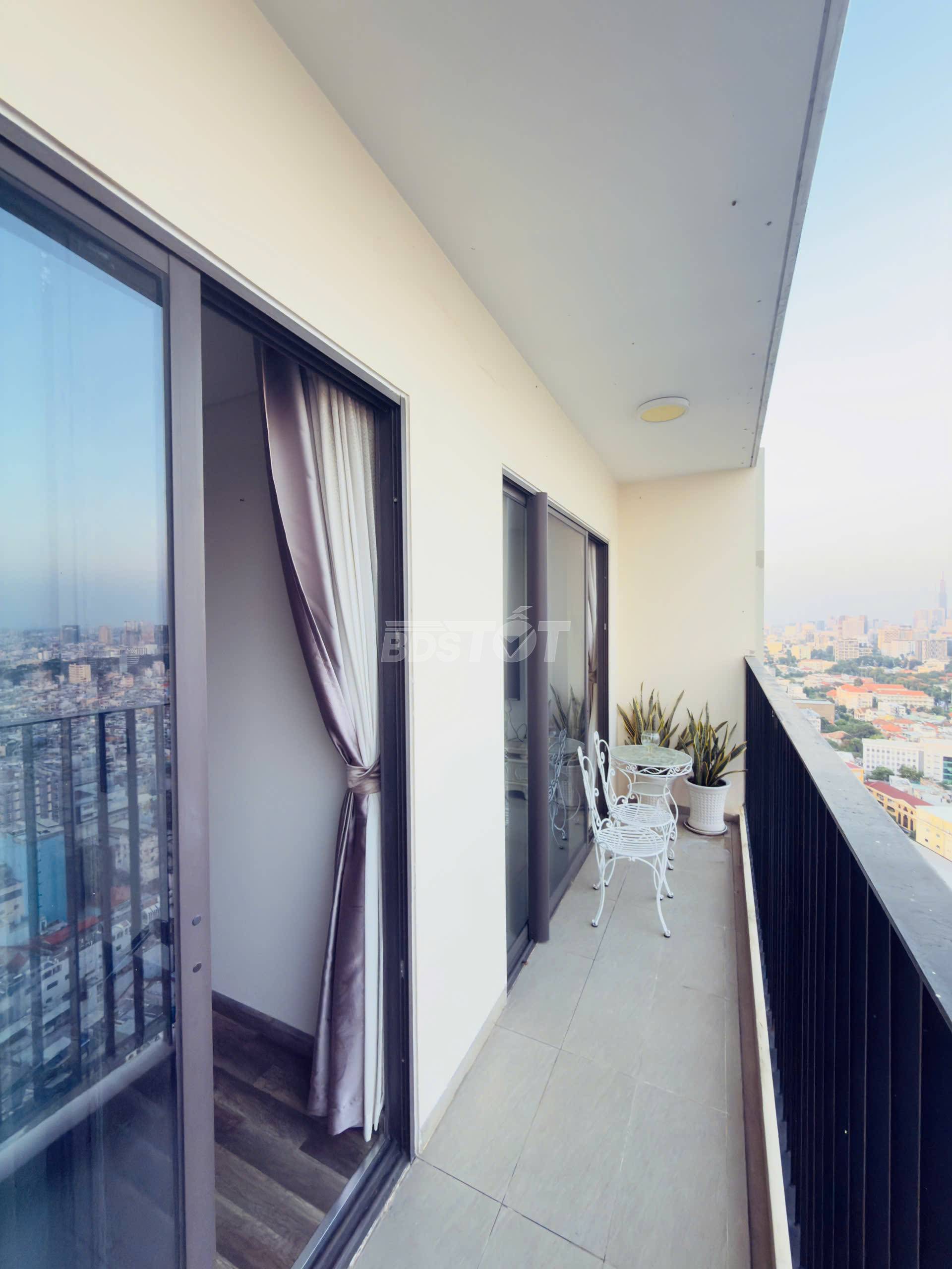 View từ căn hộ từ căn hộ chung cư 2 phòng ngủ, 107m2, nội thất đầy đủ cho thuê tại Chung Cư Hà Đô Centrosa, Hà Đô Centrosa Garden